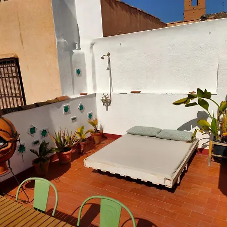 Cosy House, Sunny Terrace, Amazing Views & Outdoor Bathtub! *