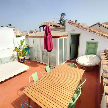 Cosy House, Sunny Terrace, Amazing Views & Outdoor Bathtub!