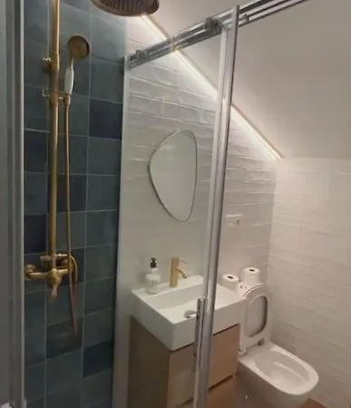 Cosy House, Sunny Terrace, Amazing Views & Outdoor Bathtub! Holiday home *
