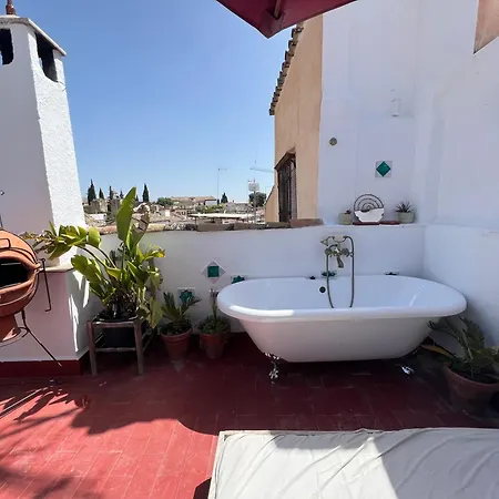 Cosy House, Sunny Terrace, Amazing Views & Outdoor Bathtub! Granada